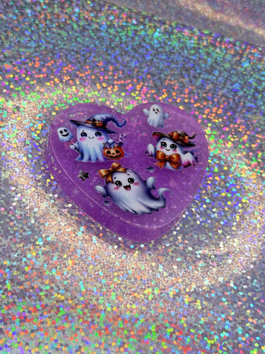 ghost resin magnet/minder