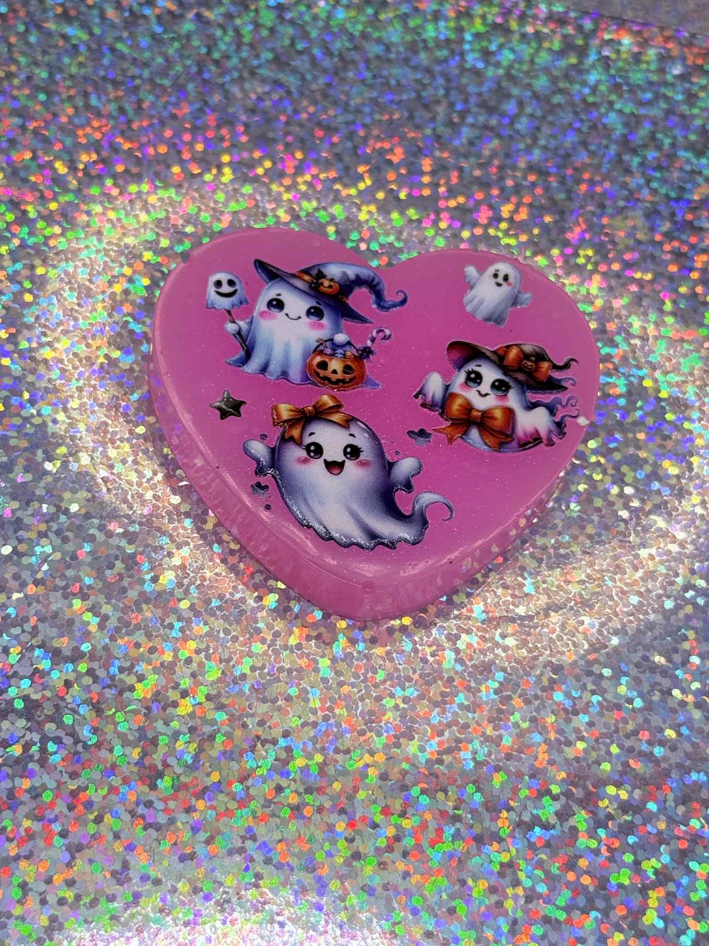 ghost resin magnet/minder