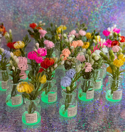 SET Glowing Flower Vase Magnets/Minders