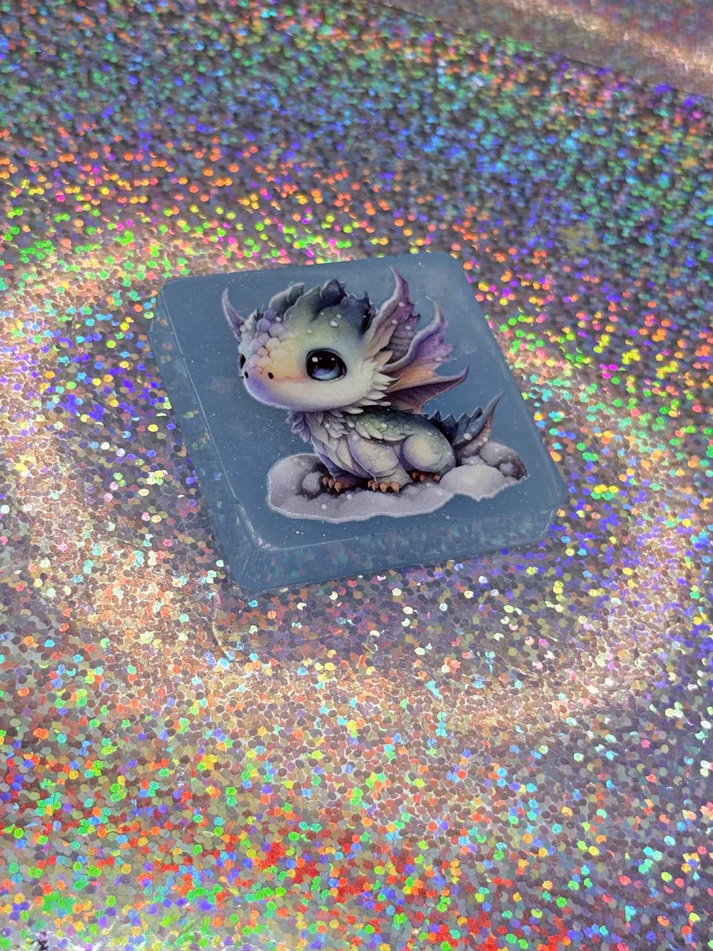 white dragon resin magnet/minder