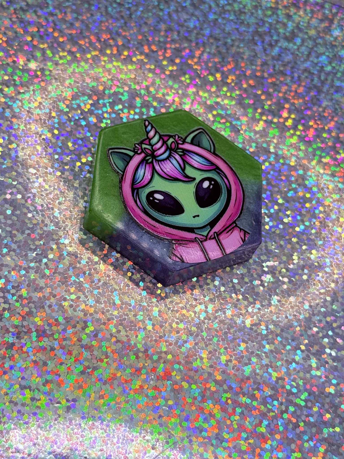 alien uni resin magnet/minder