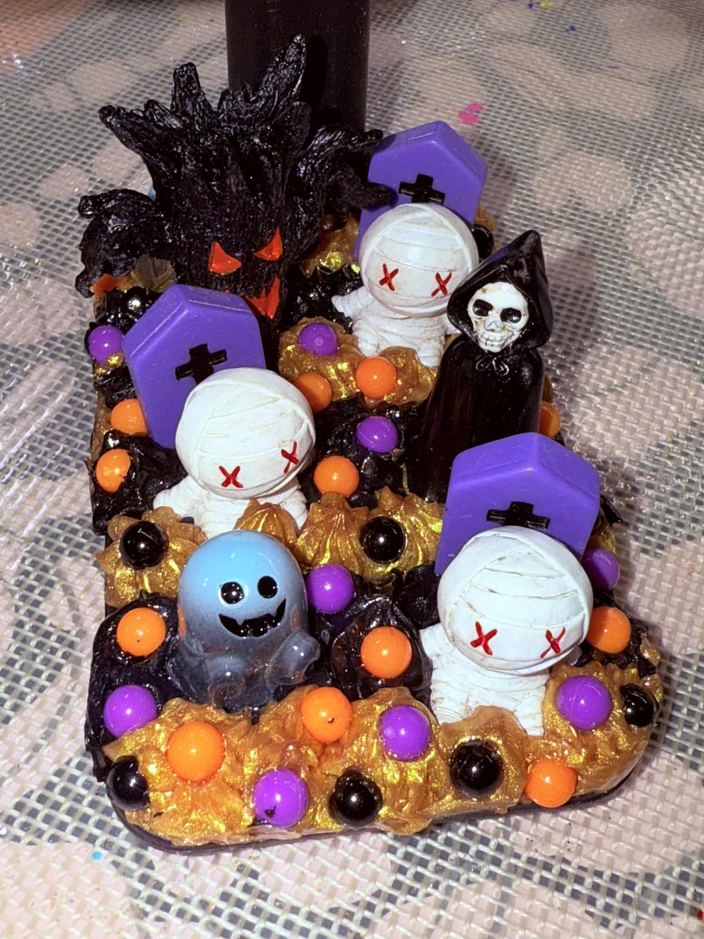 Decoden Phone Stands
