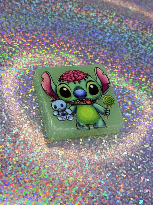 zombie stitch resin magnet/minder