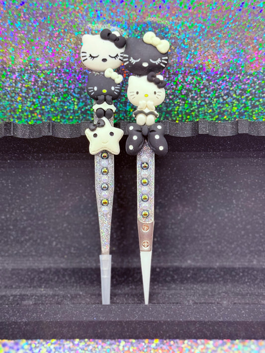 SET black out Hello Kitty DP Tweezers