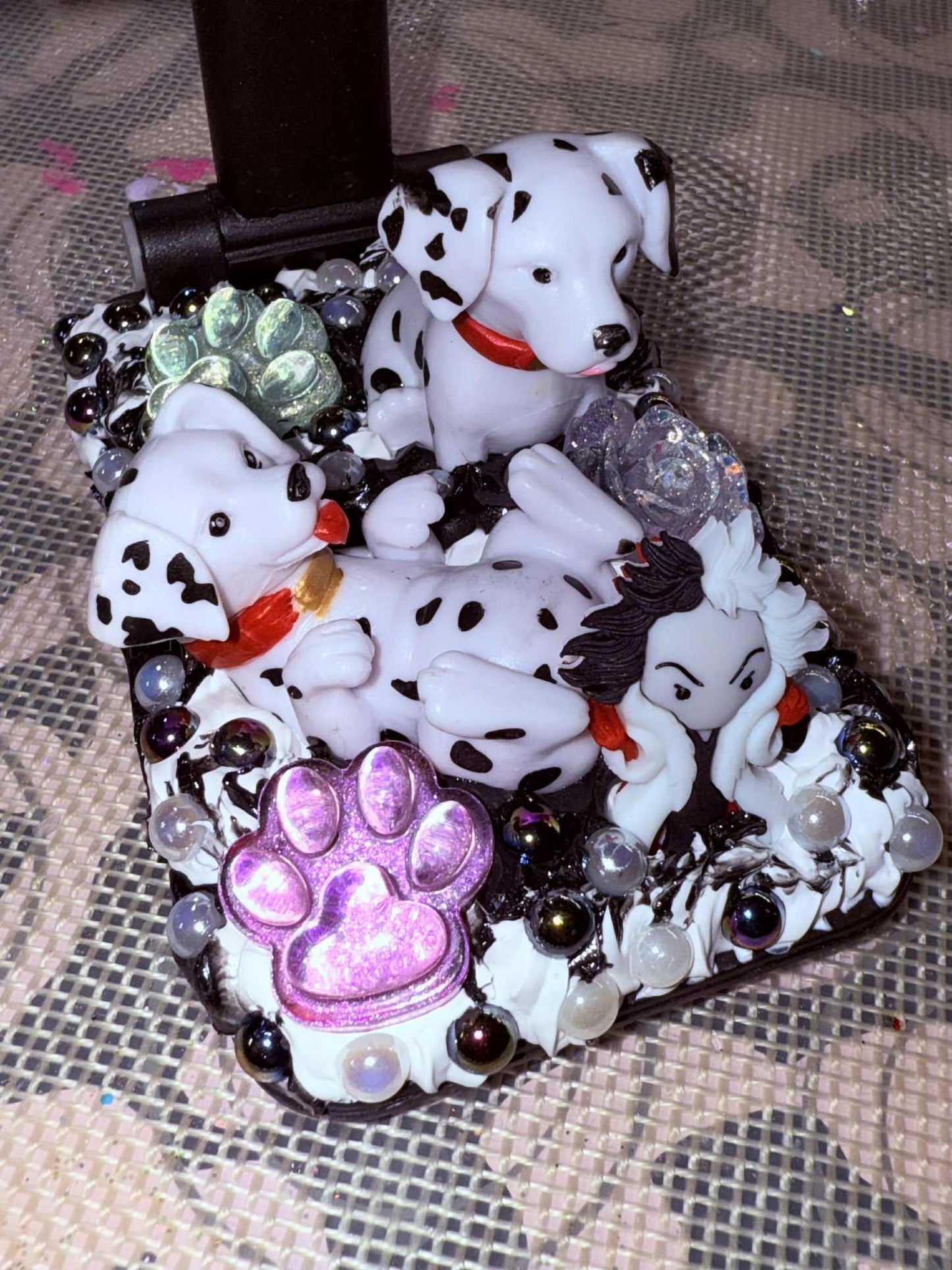Decoden Phone Stands