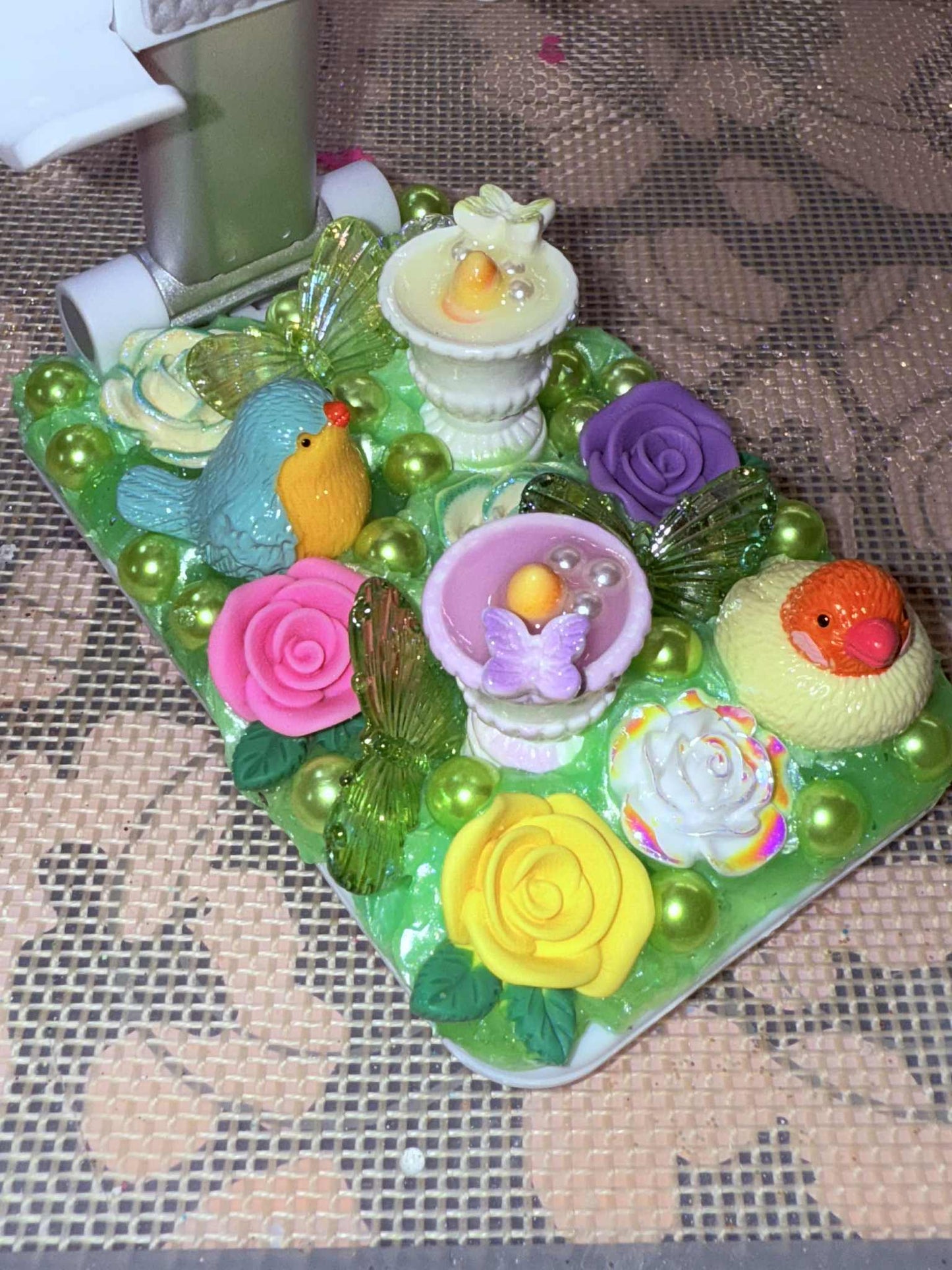Decoden Phone Stands
